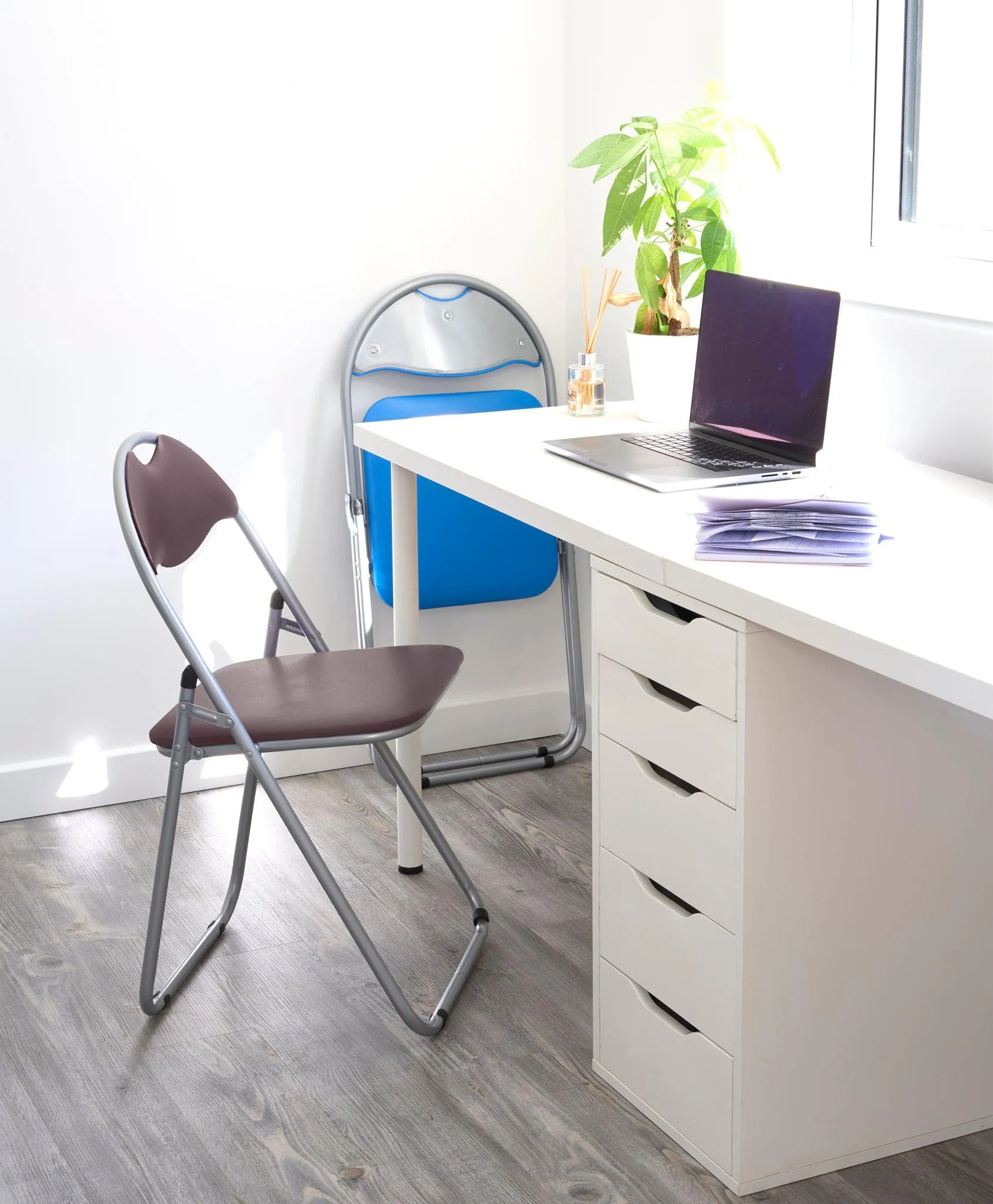 Folding Padded Office Chair - Brown